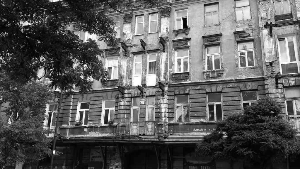 - 2019 Przebudowa kamienicy w Warszawie Praga – 01